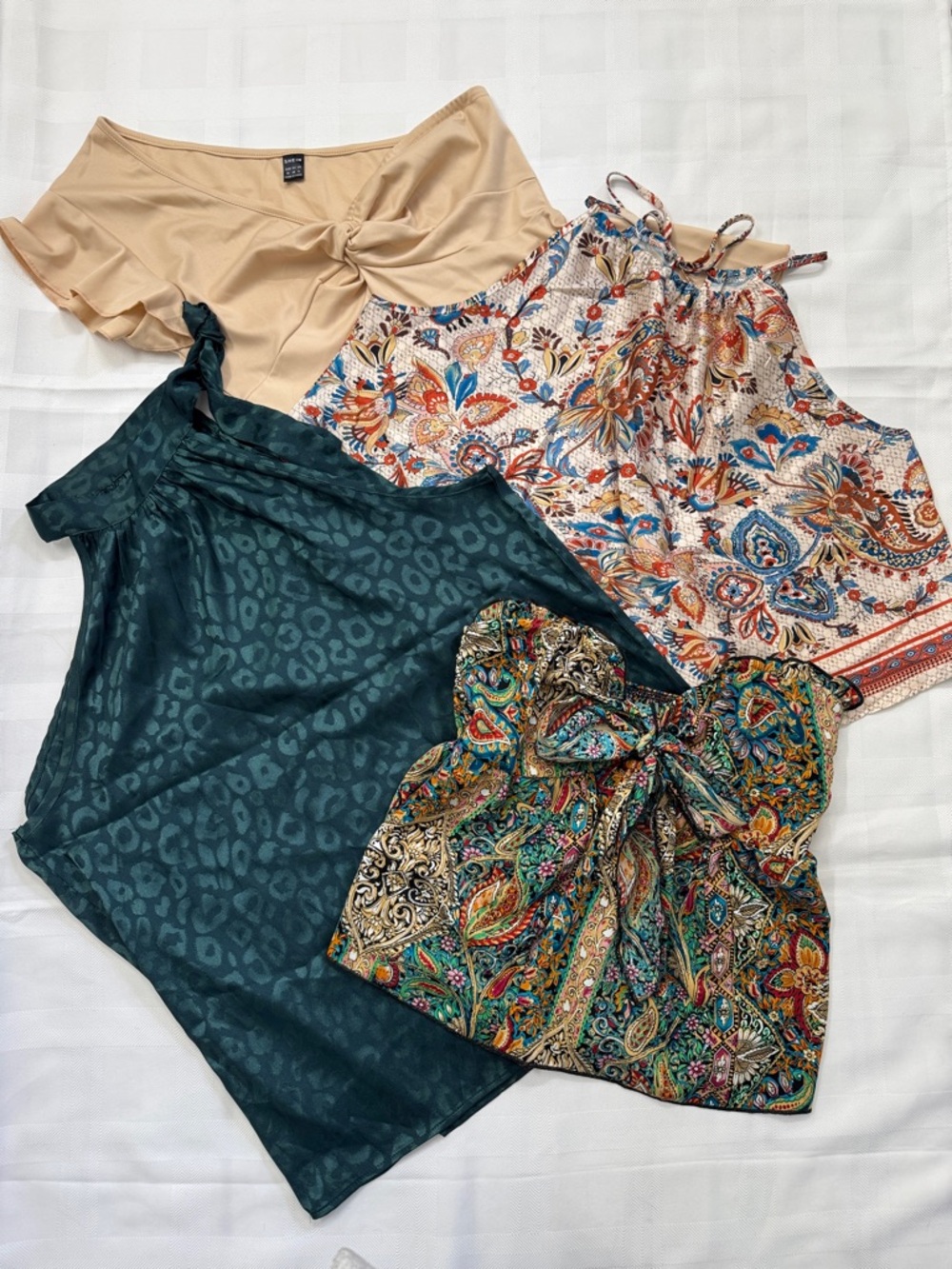Perfect for 🍁Set of 4 SHEIN Beige, Teal & Multicolor Women's Camisole & Tank.